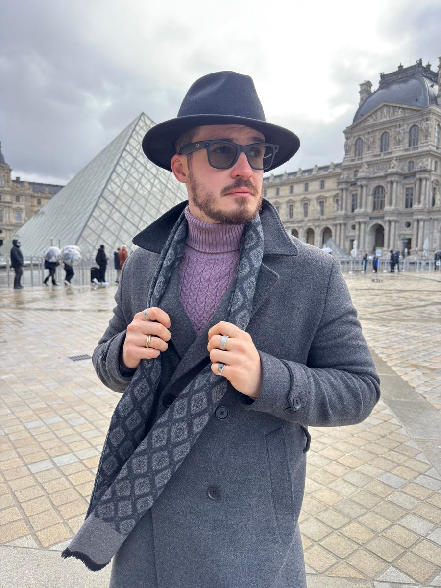 Grey double-breasted coat, lilac turtleneck and felt hat